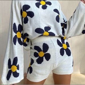 Yllw The Label || Daisy knit sweater and shorts ||
